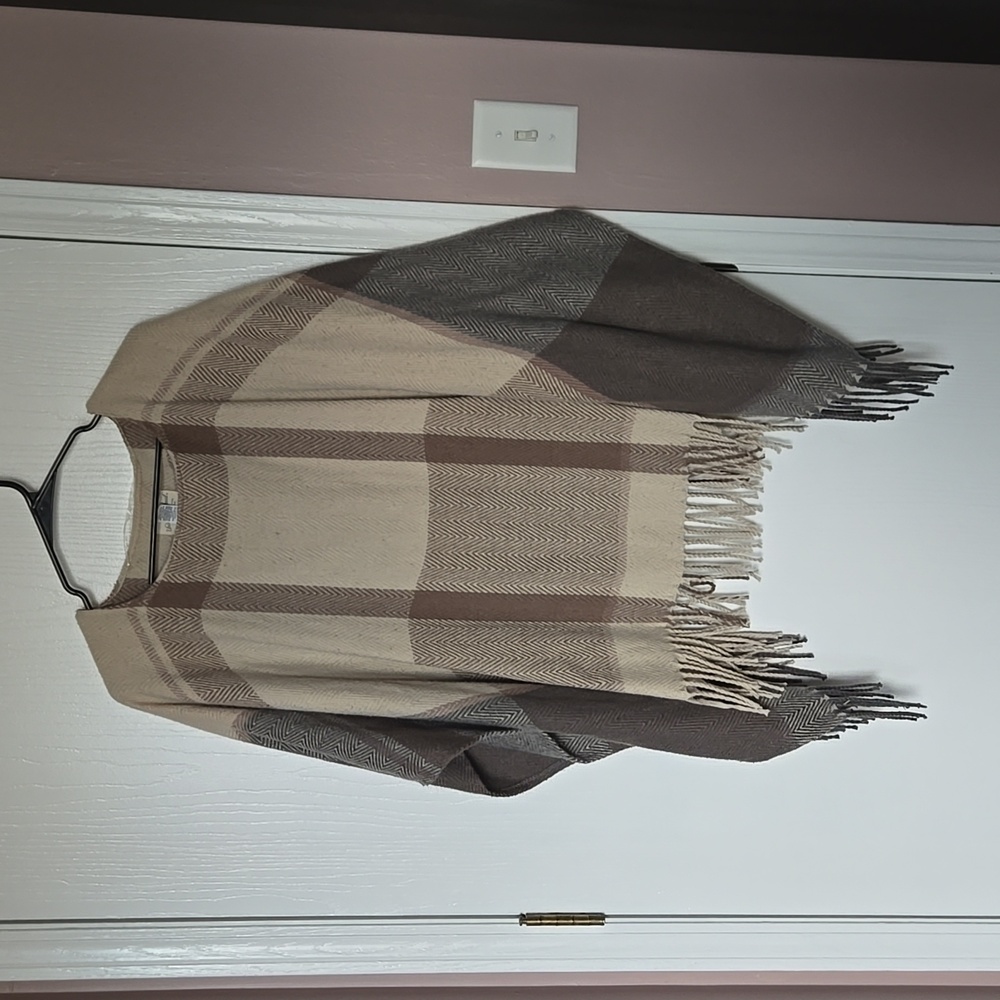 UNIVERSAL THREAD | Neutral Poncho